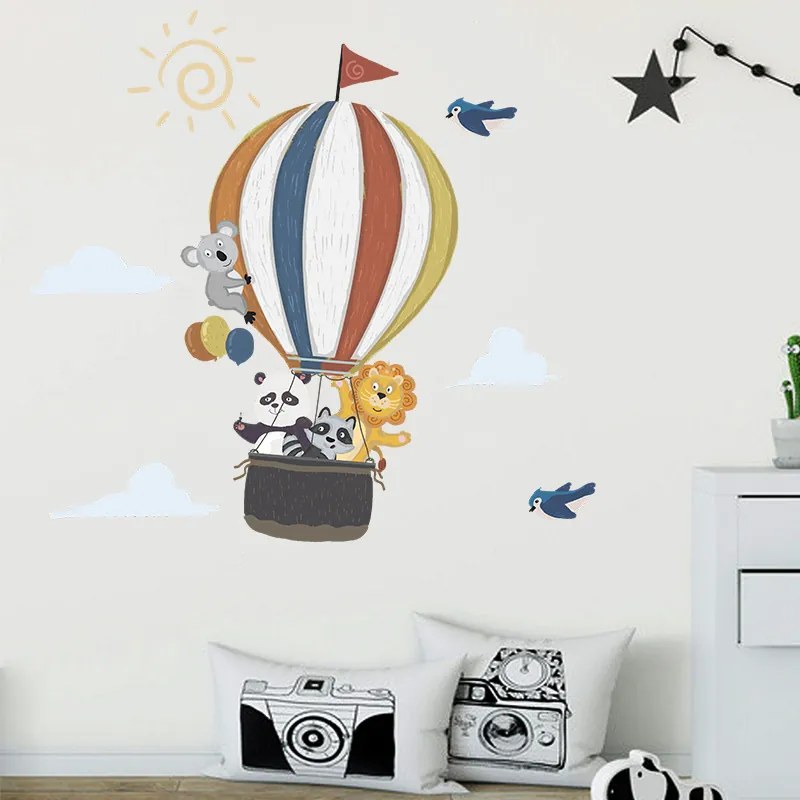 Falmatrica "Hőlégballon állatokkal" 99x110 cm