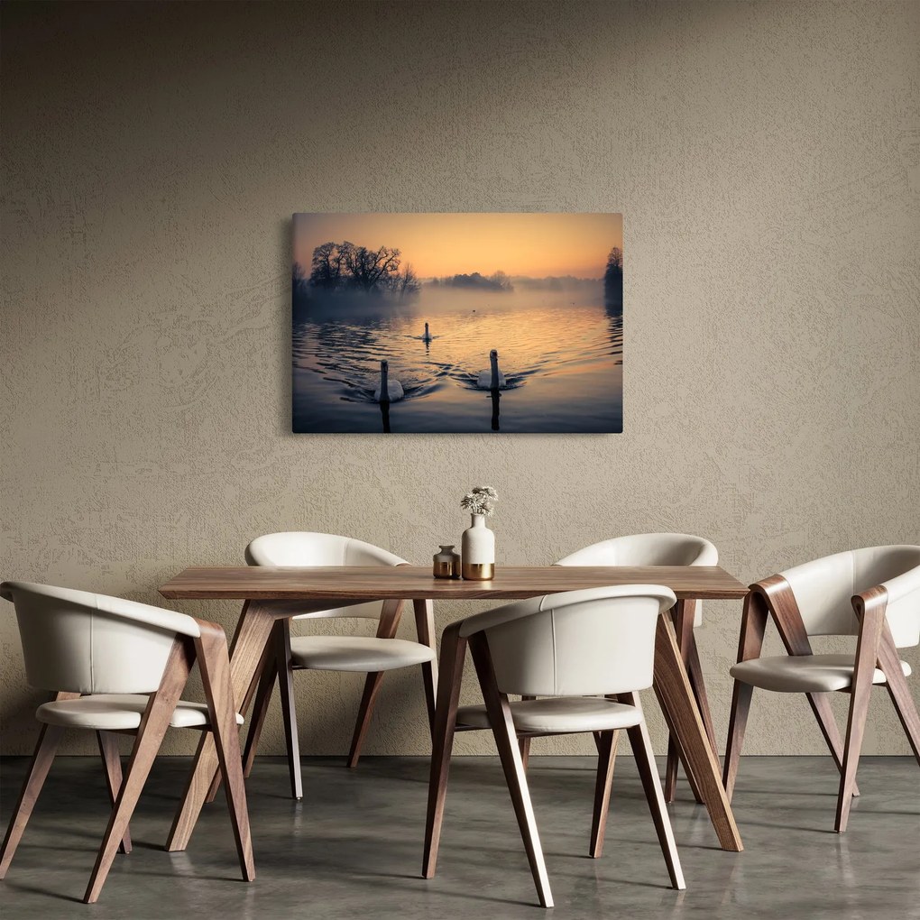 Hattyúk a vizen és a ködben képe (90x60 cm)