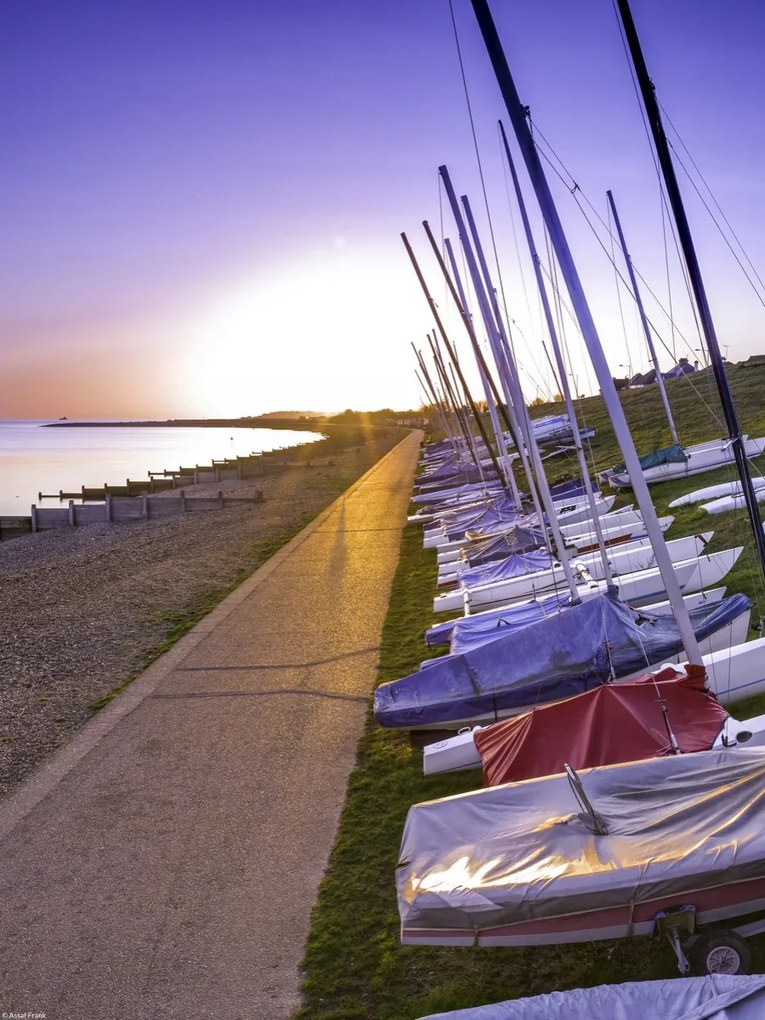 Poszter 30x40cm Kajakok a móló partján, Assaf Frank