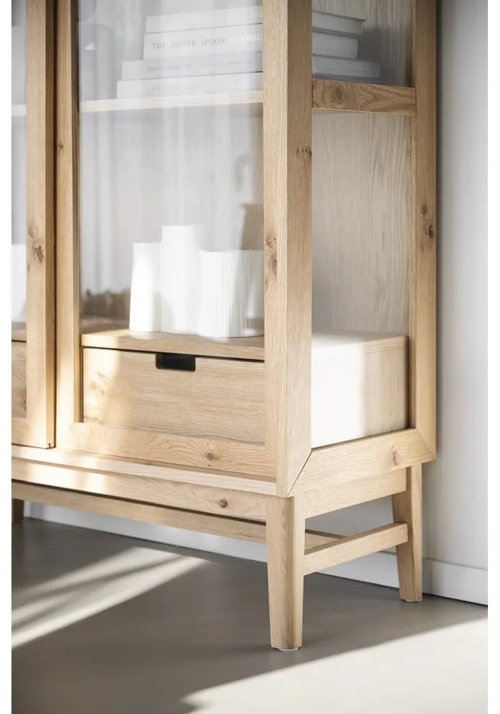 Natúr színű tálalószekrény tolóajtóval, tölgyfa dekorral 100x203 cm Hazelton – Rowico