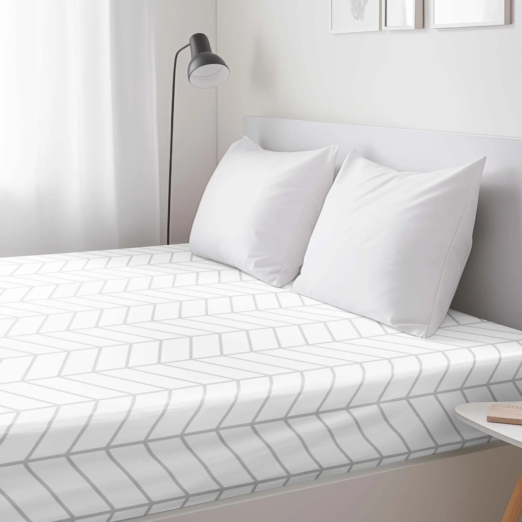 Goldea pamut körgumis lepedő - szürke cikkcakk fehéren 120 x 200 cm