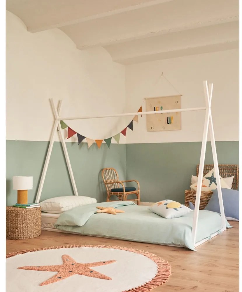 Fehér bükkfa házikó alakú gyerekágy ágyráccsal 90x190 cm Maralis – Kave Home