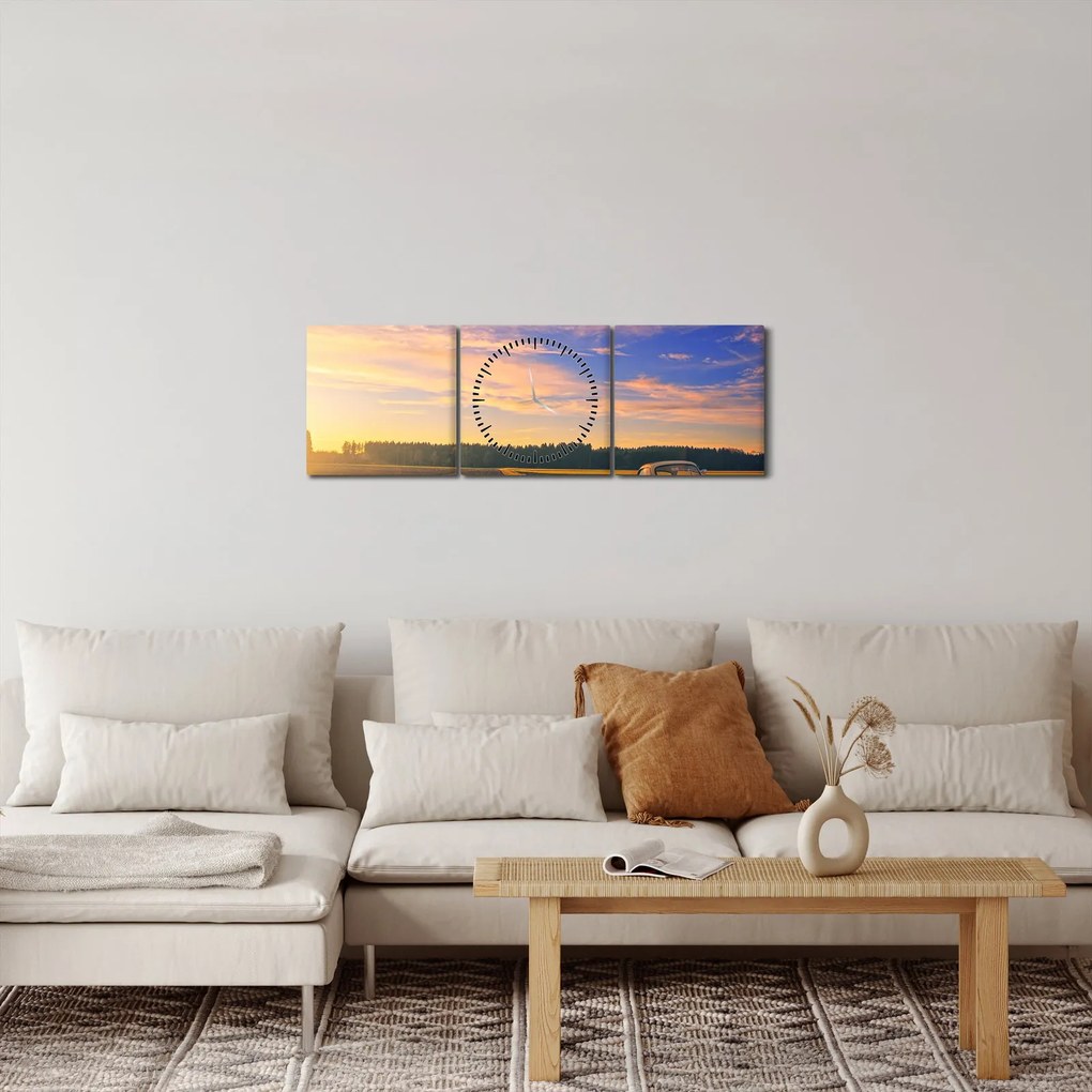 Egy sárga autó képe a mezőn (órával) (90x30 cm)