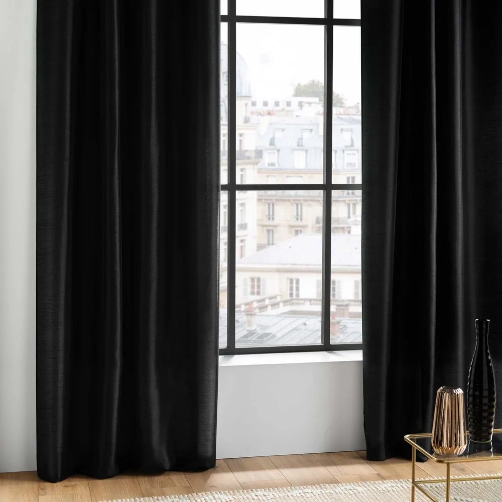 Fekete mikroszatén függöny 140x240 cm Shana – douceur d'intérieur