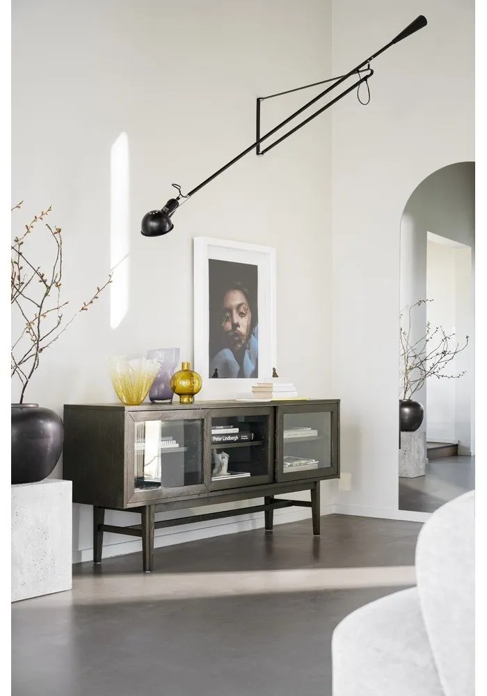 Barna tálalószekrény tolóajtóval, tölgyfa dekorral 170x75 cm Hazelton – Rowico