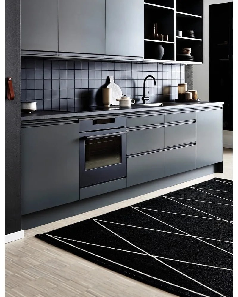 Fekete kültéri-beltéri futószőnyeg 70x240 cm Max Black – Pappelina