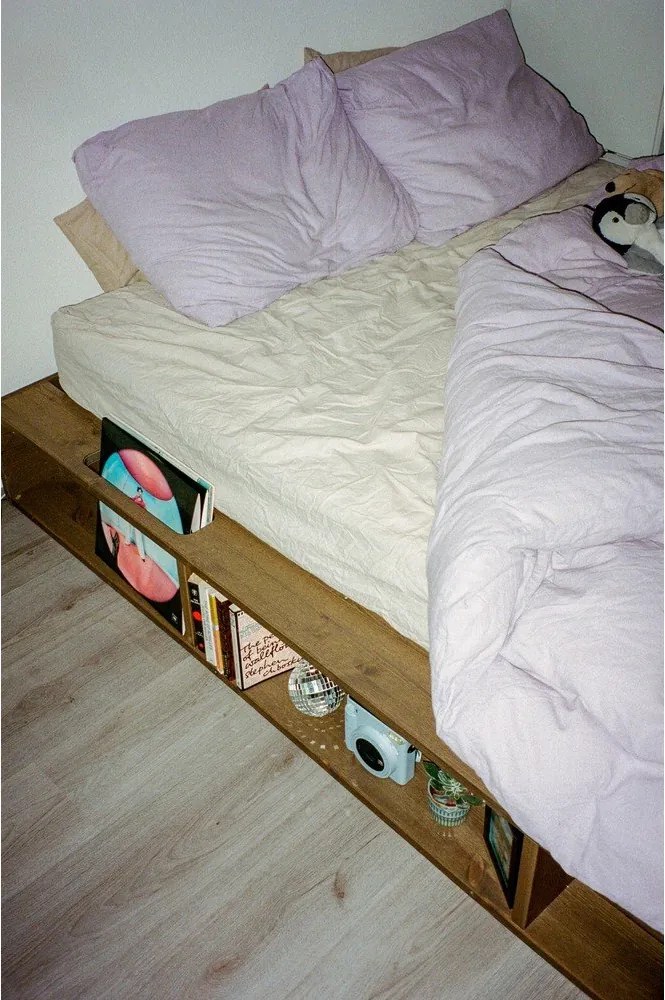 Barna borovi fenyő franciaágy ágyráccsal 160x200 cm Ziggy – Karup Design