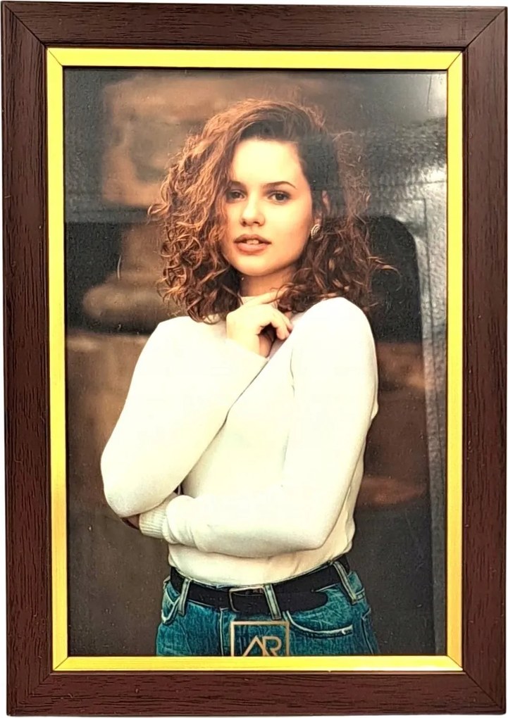 Képkeret 21x29,7 A4-es méret sötétbarna, arany csíkkal