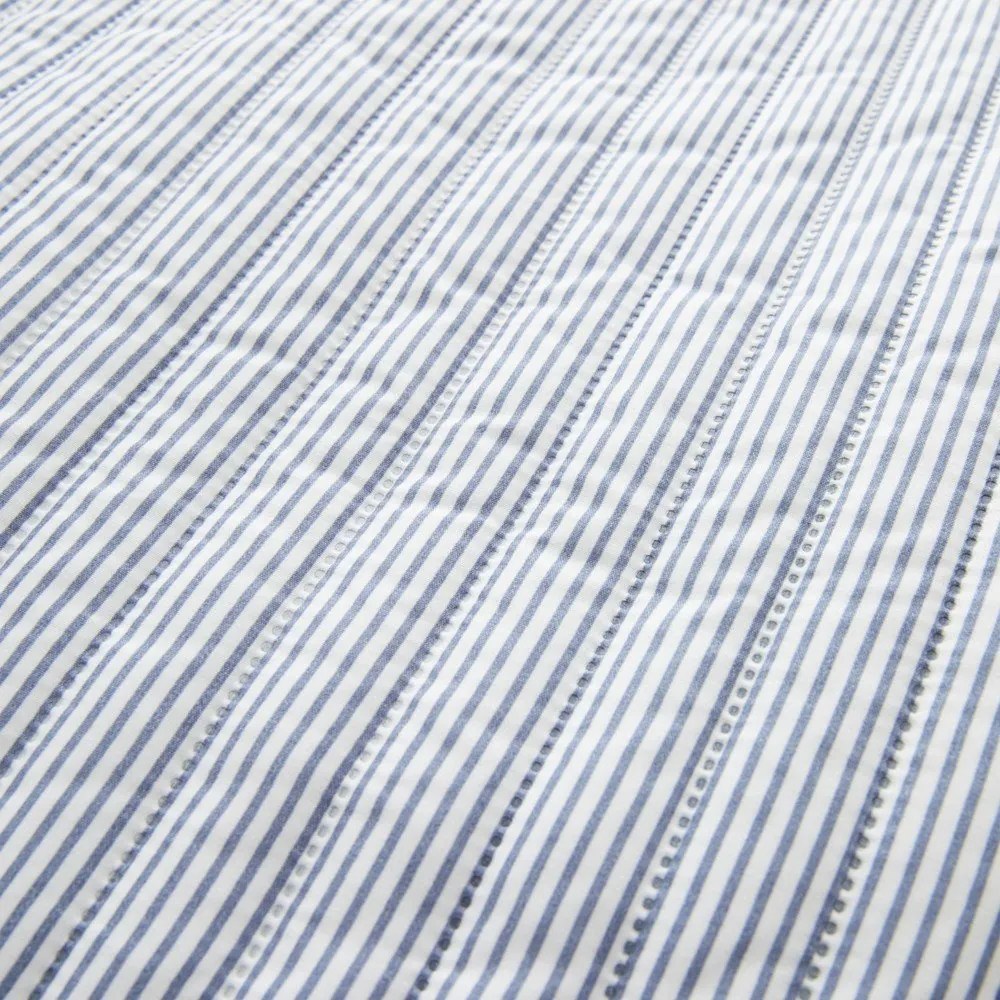 Kék steppelt ágytakaró 220x230 cm Stripe – Catherine Lansfield
