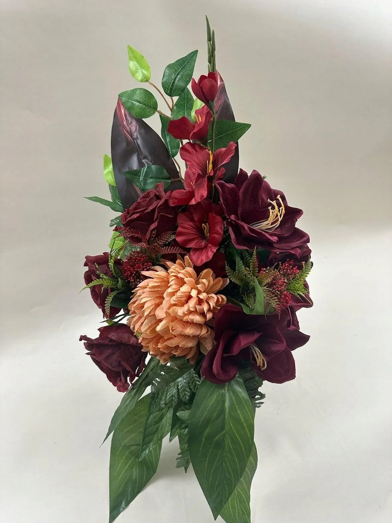 Kompozíció Virágok a sírhoz temető csokor váza művirágok