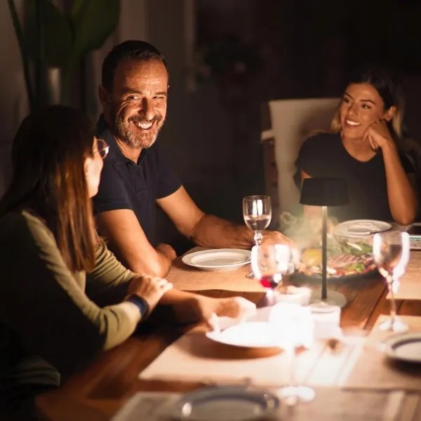 LED dimmelhető érintésvezérelt napelemes lámpa LED/3W/5V USB 1800 mAh IP44 fekete
