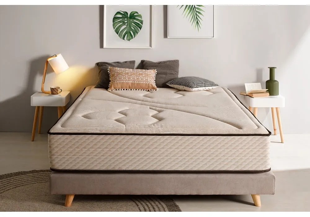 Kemény-közepes keménységű kétoldalas hőszabályozó hab matrac 140x200 cm Tempus Gold – Moonia