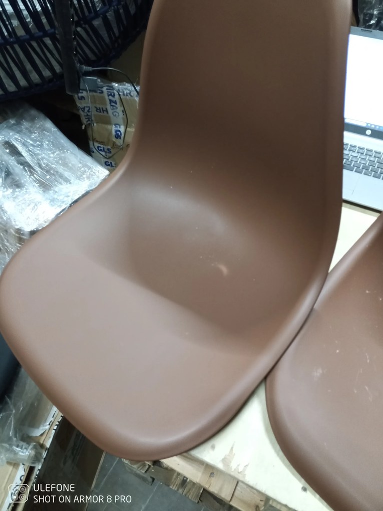 AKCIÓ Barna szék OSAKA II. osztály