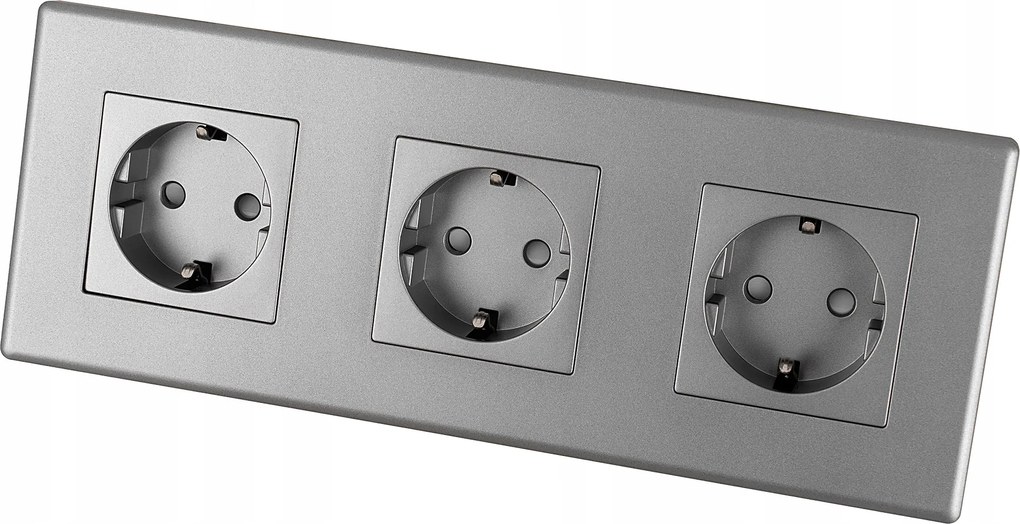 Schuko Hármas aljzat Szürke Hármas keret és 3 x Miuun Leo aljzat