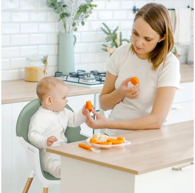 Etetőszék gyerekeknek lábtartóval, 3 éves korig, zöld