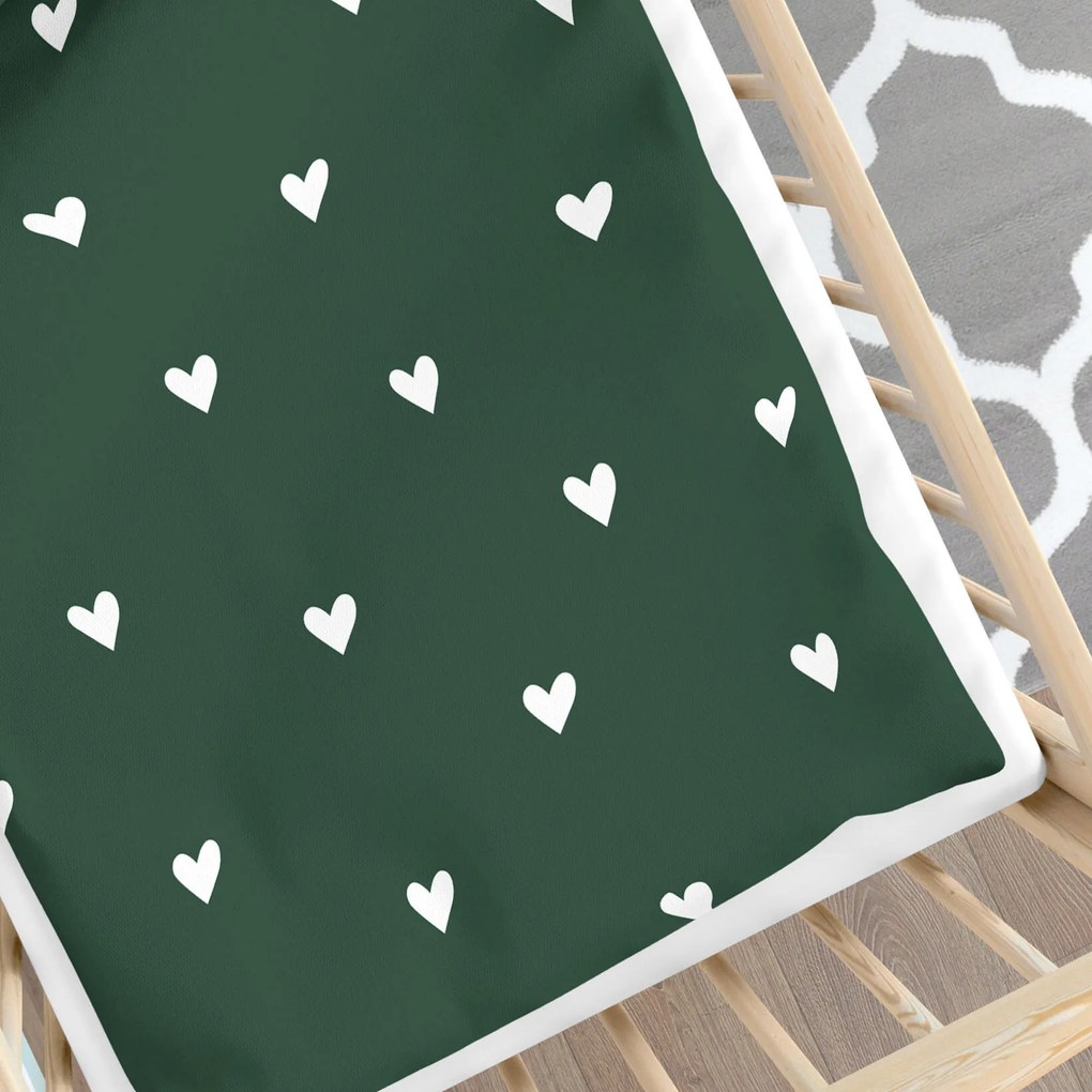 Goldea gyermek pamut ágyneműhuzat kiságyba - szívecskék, sötétzöld alapon 110 x 125 és 35 x 55 cm