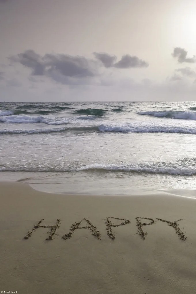 Poszter 20x30cm Happy szó a tengerparton, Assaf Frank