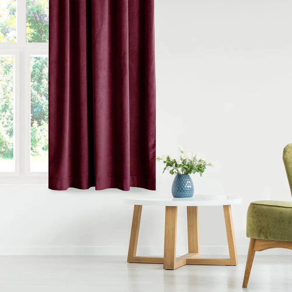 Borvörös bársony dimout (részleges sötétítő) függöny 140x245 cm Eyelets – Restilo