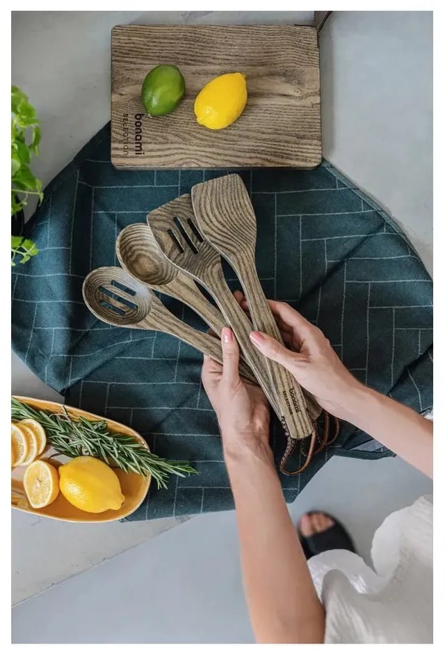 Fa vágódeszka készlet szeleteléshez 2 db-os – Bonami Selection