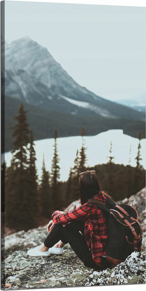 Vászonkép Emberek Hegyek Nő az ösvényen 60x120