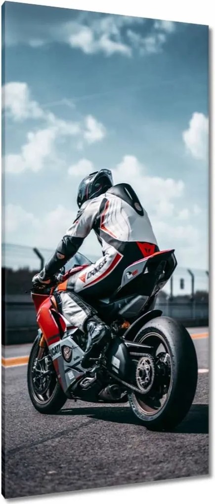 Képek 55x115 Motoros a pályán