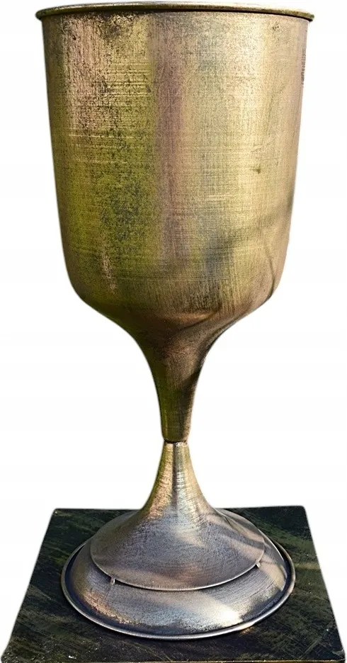 Arany virágtartó a ház kertjébe 45 cm magas Kl