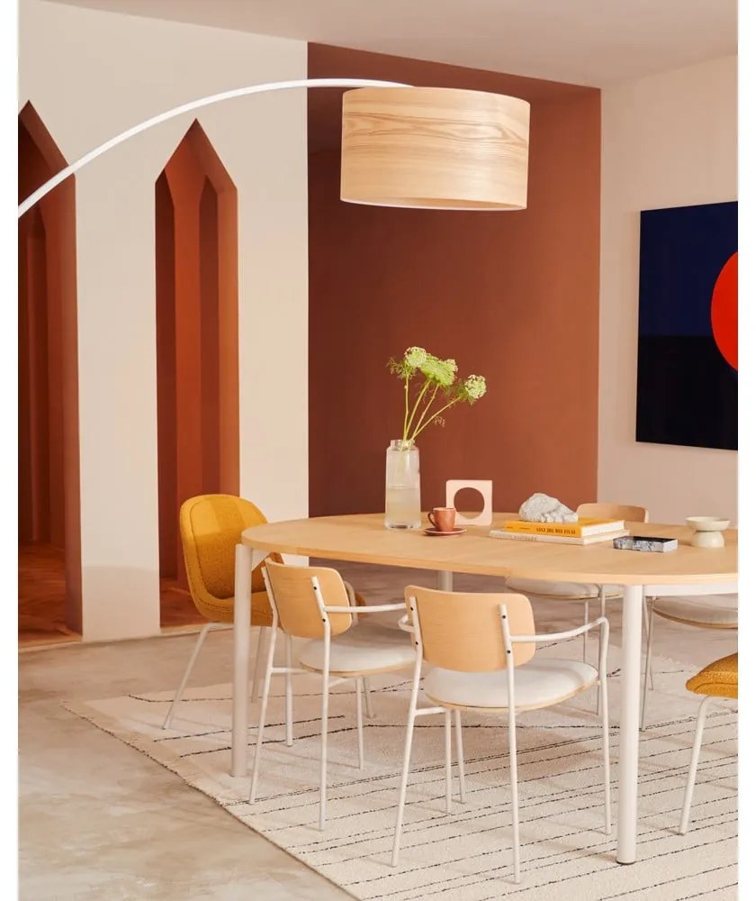 Bézs kárpitozott karfás-rakásolható étkezőszék Maureen – Kave Home