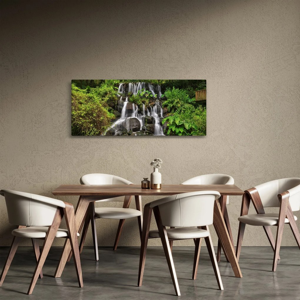 Egy kép a vízesésekről egy trópusi erdőben (120x50 cm)