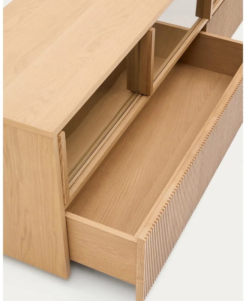 Natúr színű TV-állvány tölgyfa dekorral 200x54x40 cm Helvine – Kave Home