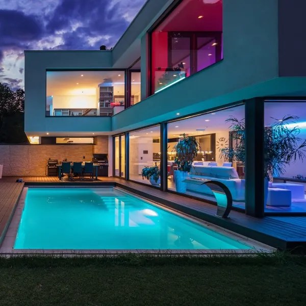 LED RGBW fürdőszobai dimmelhető szalag LED/12,5W/12V IP65 5m Wi-Fi Tuya