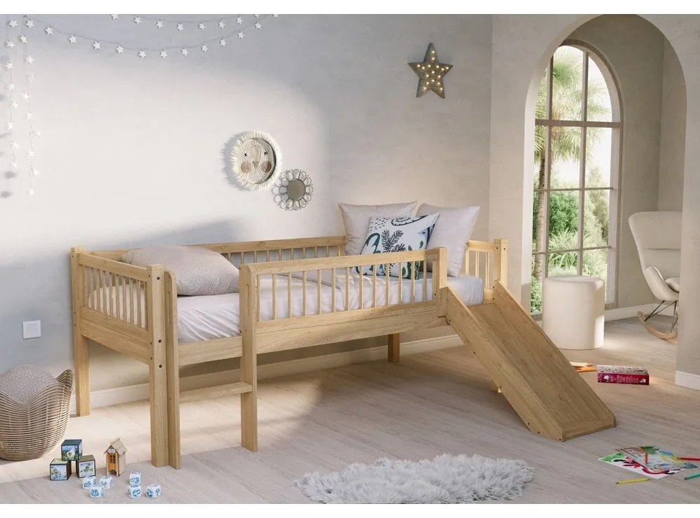 Natúr színű bükkfa galéria gyerekágy csúszdával, ágyráccsal 90x200 cm Forrest – Vipack