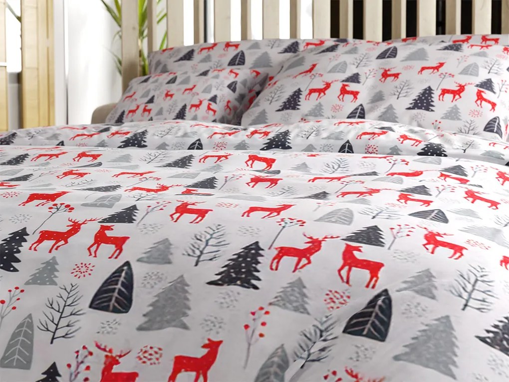 Flanel ágynemű RED DEERS AND TREES fehér Ágyneműhuzat mérete: 2 db 70 x 90 cm | 200 x 220 cm