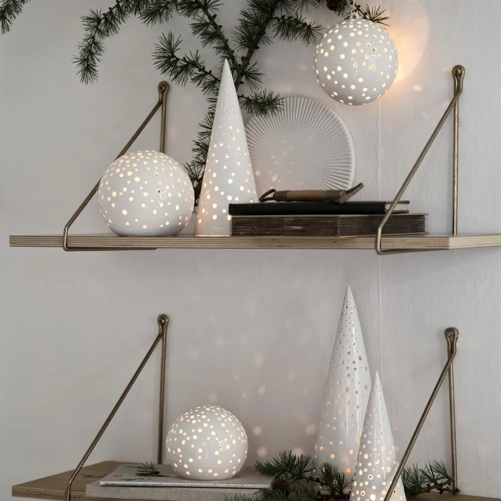 Nobili fehér csontporcelán karácsonyi gyertyatartó, magasság 25,5 cm - Kähler Design