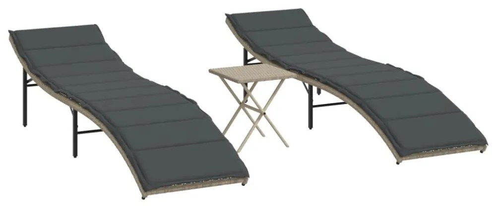 2 db világosszürke polyrattan napozóágy asztallal