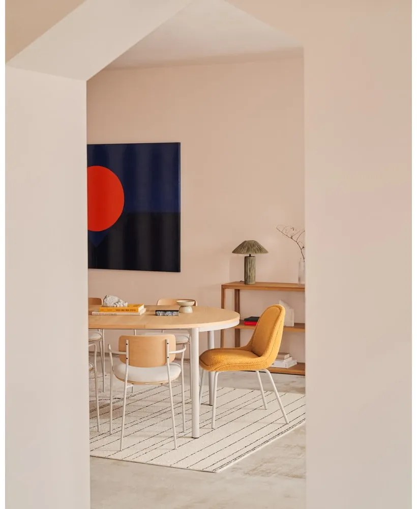 Bézs kárpitozott karfás-rakásolható étkezőszék Maureen – Kave Home