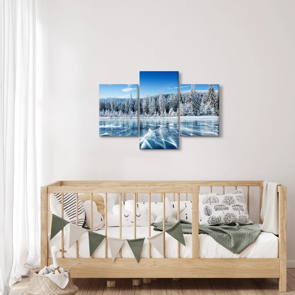 Kép a befagyott tóról és a havas fákról (90x60 cm)