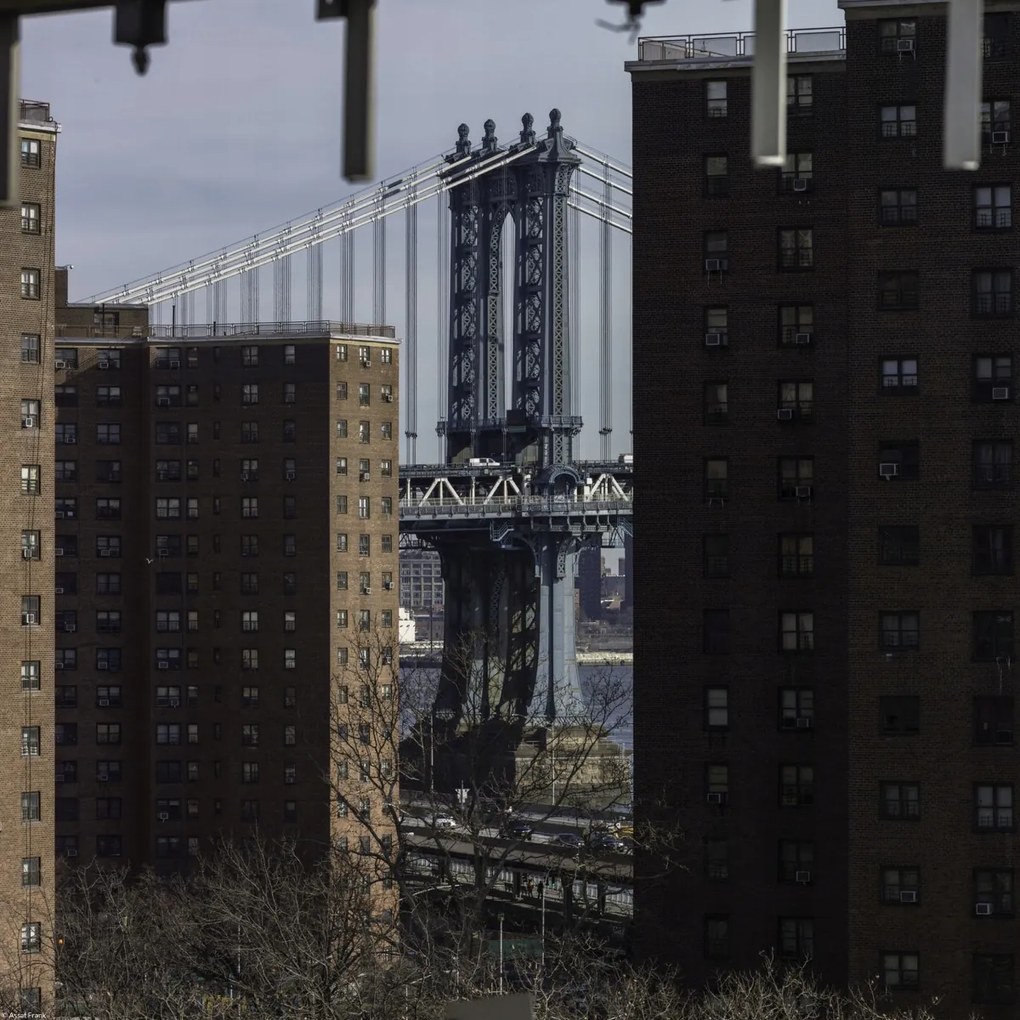 Poszter 40x40cm Manhattan híd New York épületeken át, Assaf F