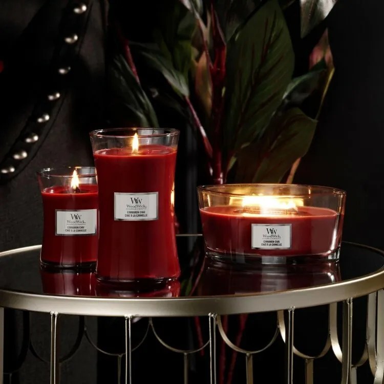 WoodWick Illatosító gyertya nagy vázában Cinnamon Chai, 609 g