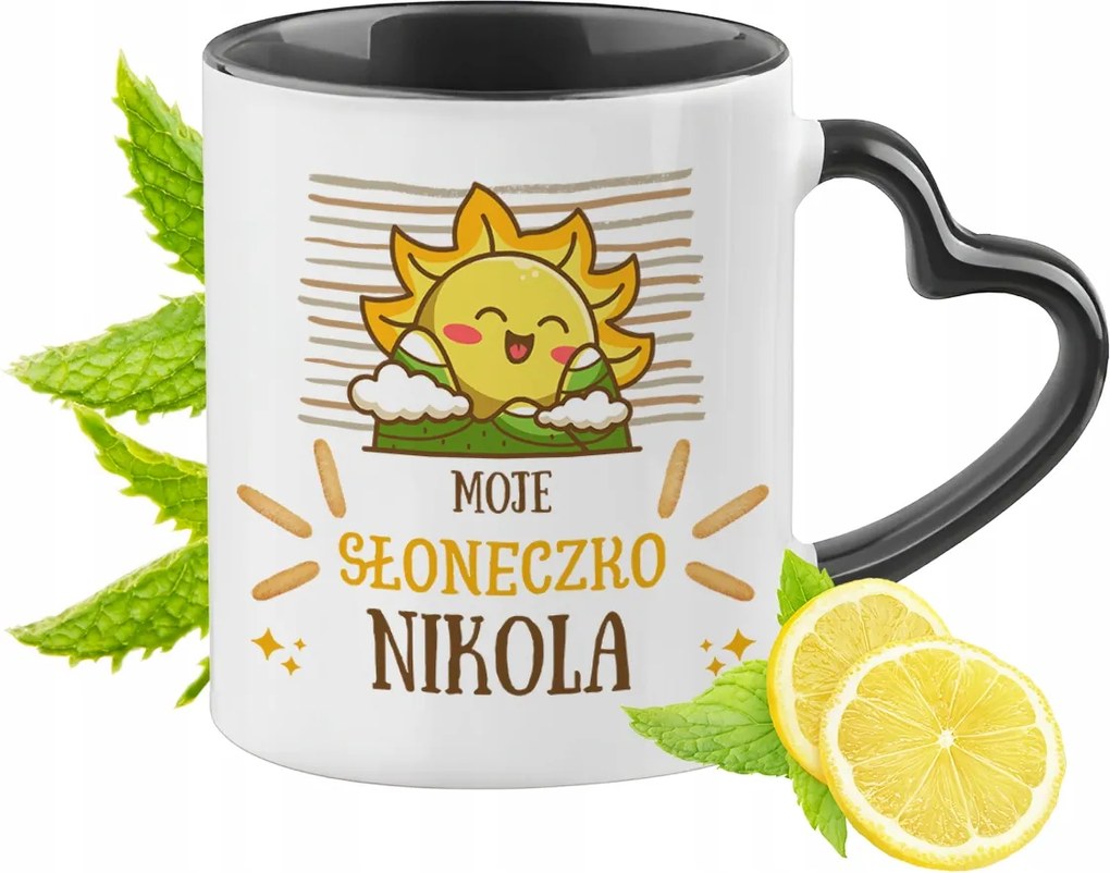 Fekete bögre szív alakú füllel Nikolának Ideális Ajándék