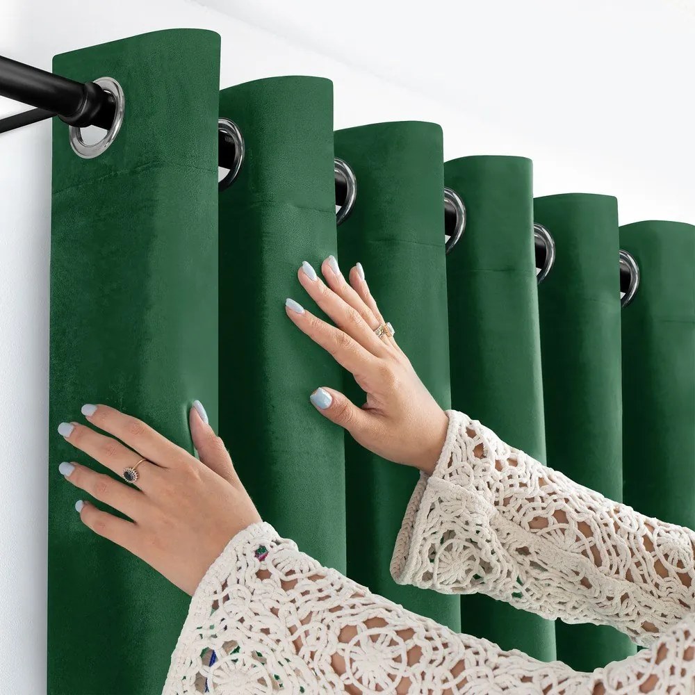 Zöld bársony dimout (részleges sötétítő) függöny 530x225 cm Velto – Filumi