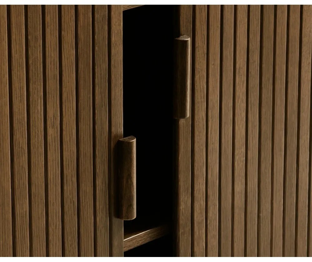 Barna szekrény tolóajtóval, tölgyfa dekorral 113x90 cm Cavo – Unique Furniture
