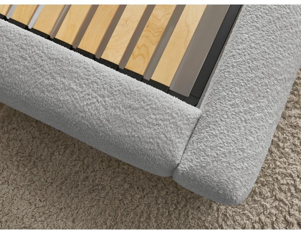 Világosszürke kárpitozott ágyneműtartós franciaágy ágyráccsal 160x200 cm Orlane – Bobochic Paris