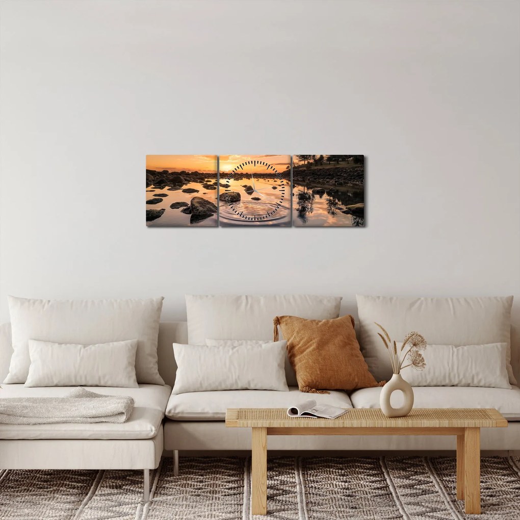 A vízfelület képe naplementekor (órával) (90x30 cm)