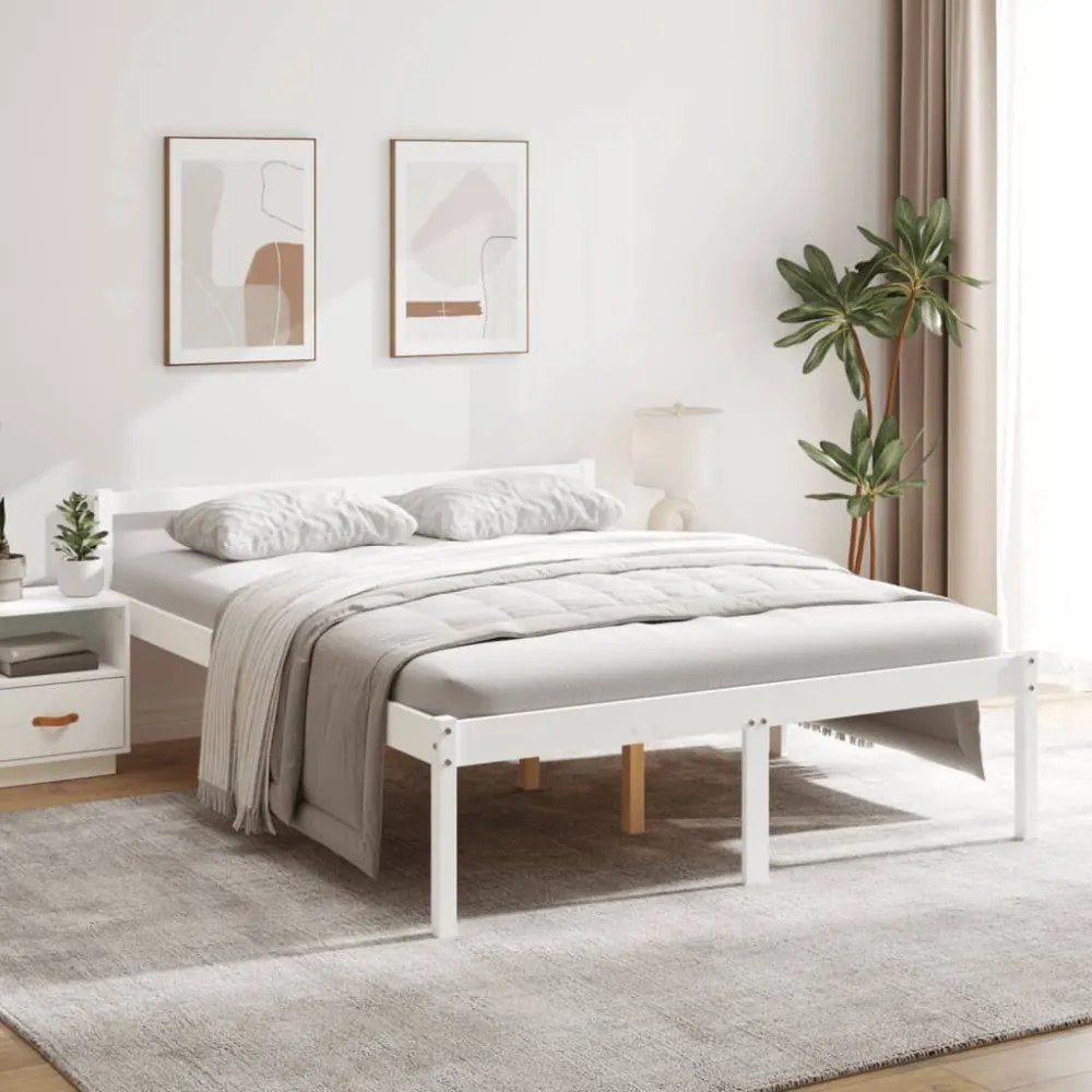 King Size fehér tömör fenyőfa ágy időseknek 150 x 200 cm
