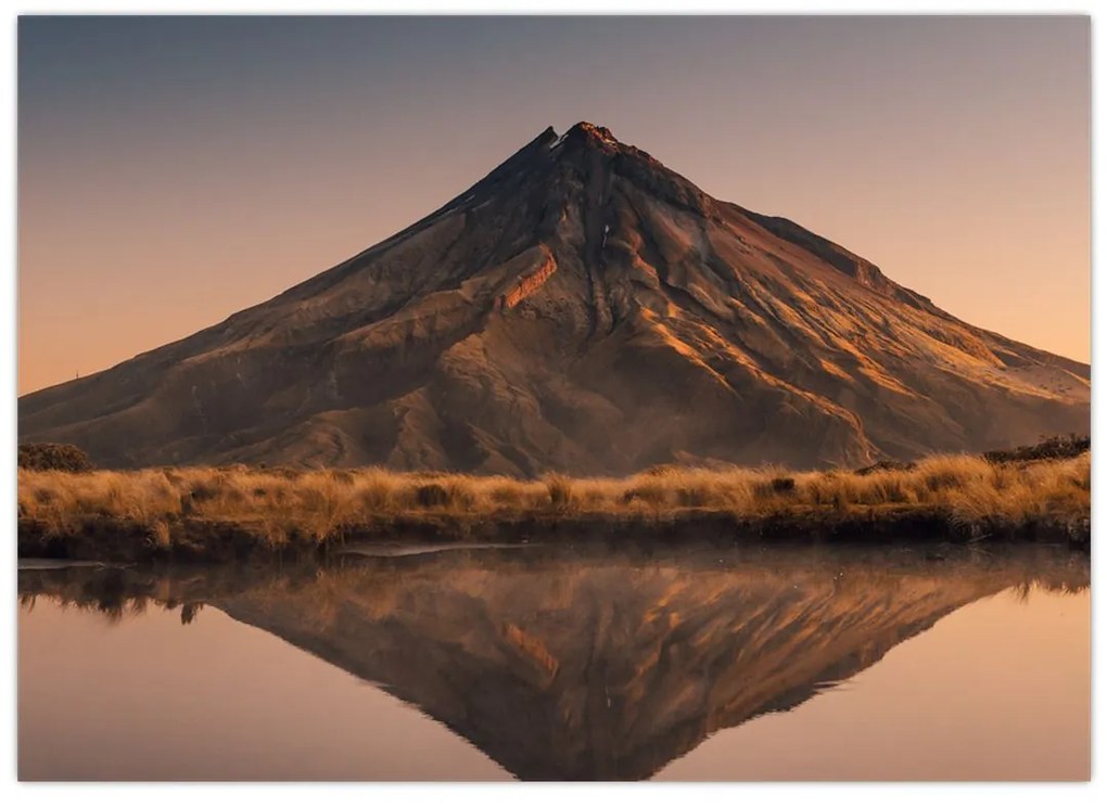 A Mount Taranaki visszaverődése, Új-Zéland (üvegen) (70x50 cm)