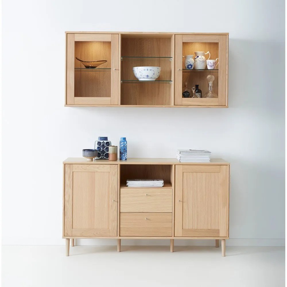 Függő tálalószekrény tölgyfa dekorral, világítással 133x61 cm Mistral - Hammel Furniture