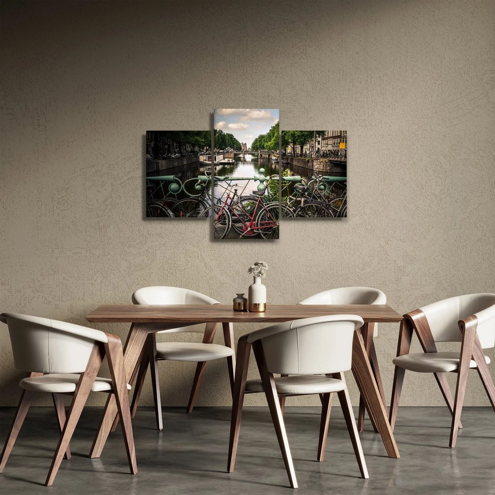 Egy bicikli képe a városban (90x60 cm)