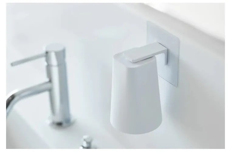 Fehér műanyag tartó pohárral Film Hook – YAMAZAKI