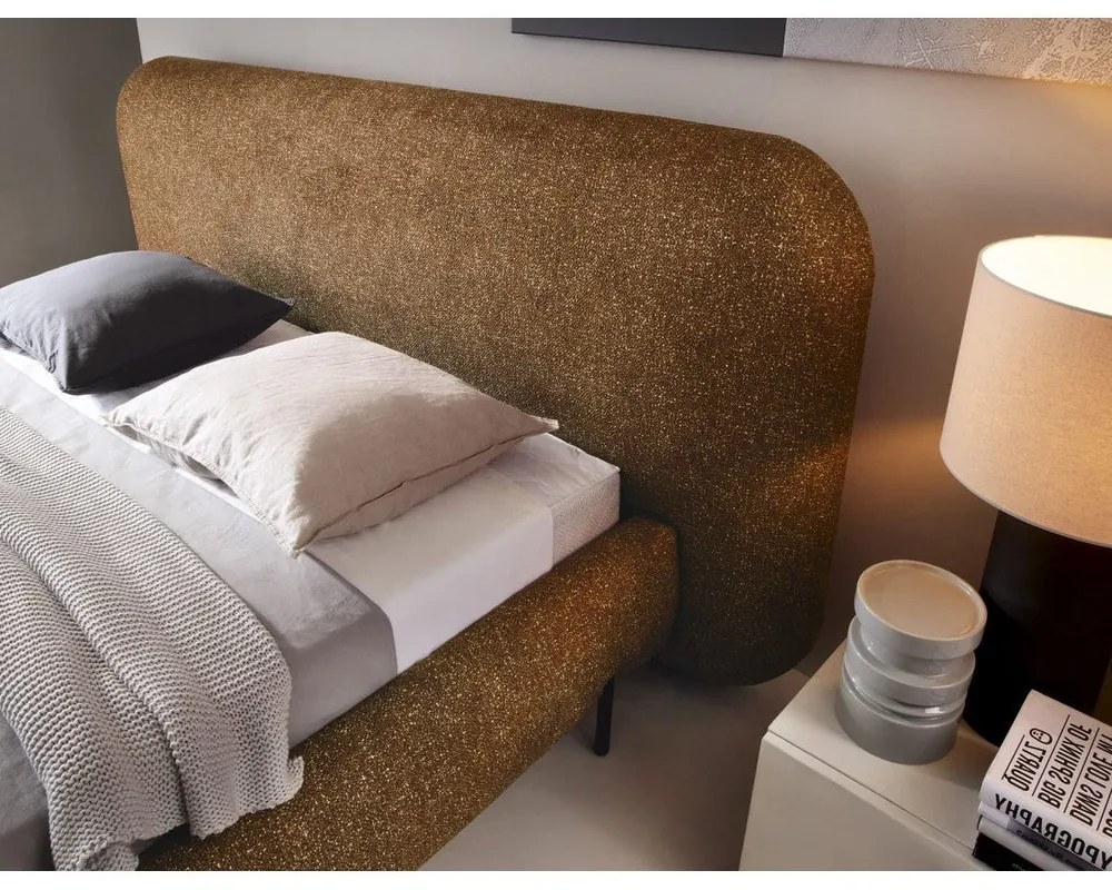 Okkersárga kárpitozott ágyneműtartós franciaágy ágyráccsal 180x200 cm Pointt – ELTAP