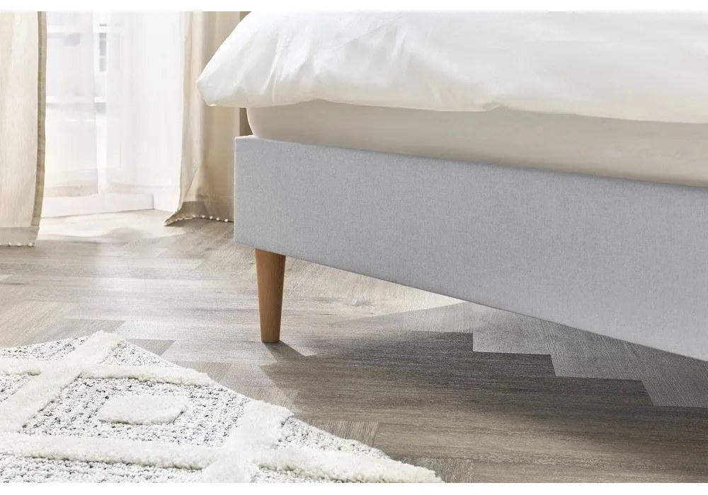 Világosszürke kárpitozott franciaágy ágyráccsal 180x200 cm Sary – Bobochic Paris